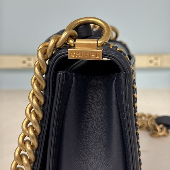 Chanel navy/gold lizard skin purse - Picture 7 of 11